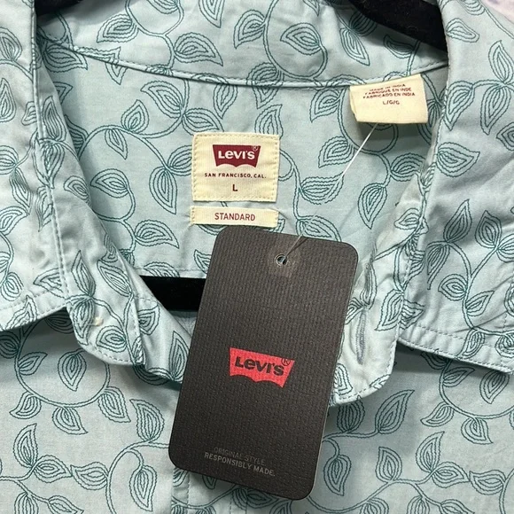 NWT-Levi's | Starlight Blue Swirly Florals Pocket Short-Sleeve Button-Up - Men - Picture 5 of 8